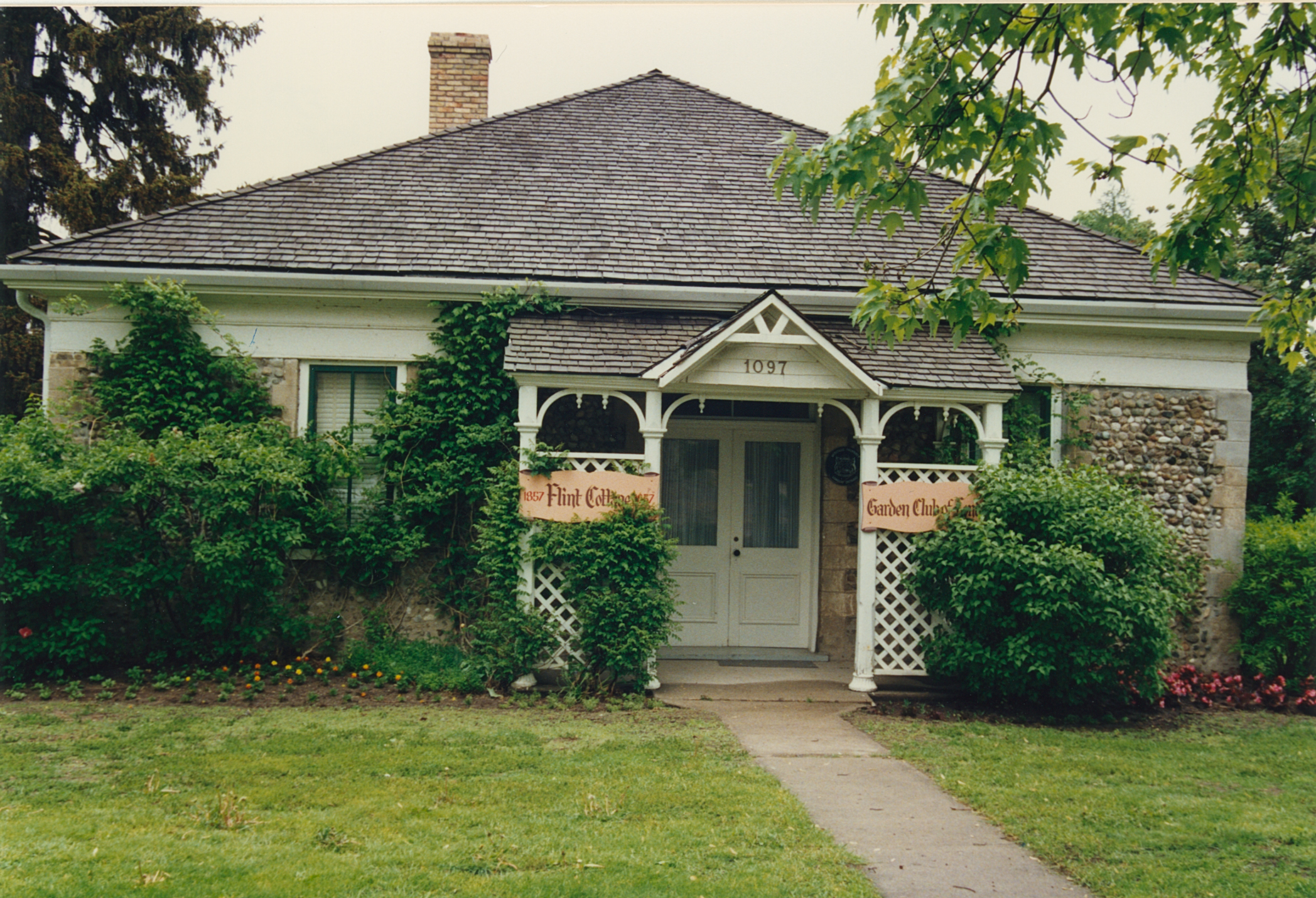 Mid-1 Flint Cottage 1